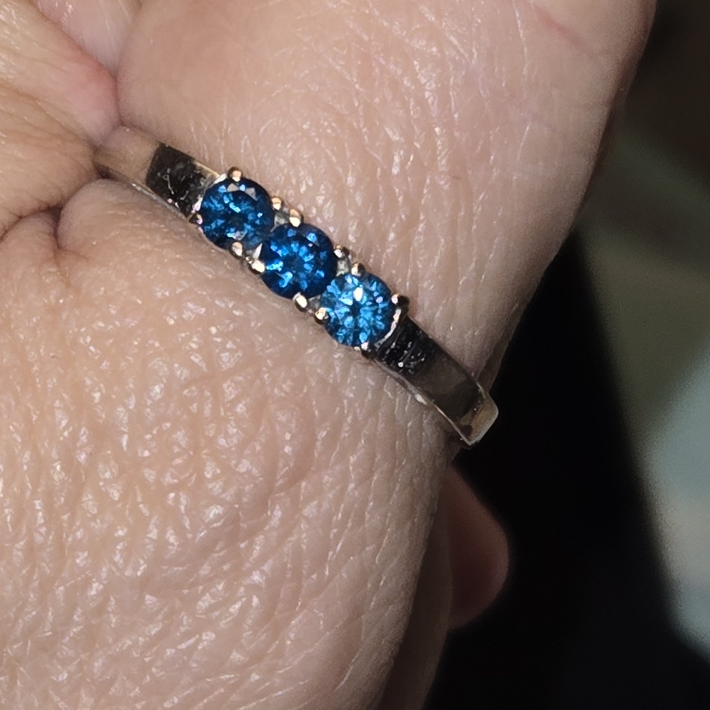 , 10k Diamond Ring - Picture 7 of 8